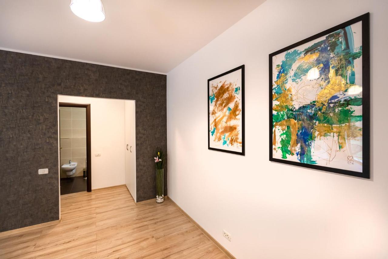 Tampa Gardens Apartments - Adults Only Brasov Luaran gambar