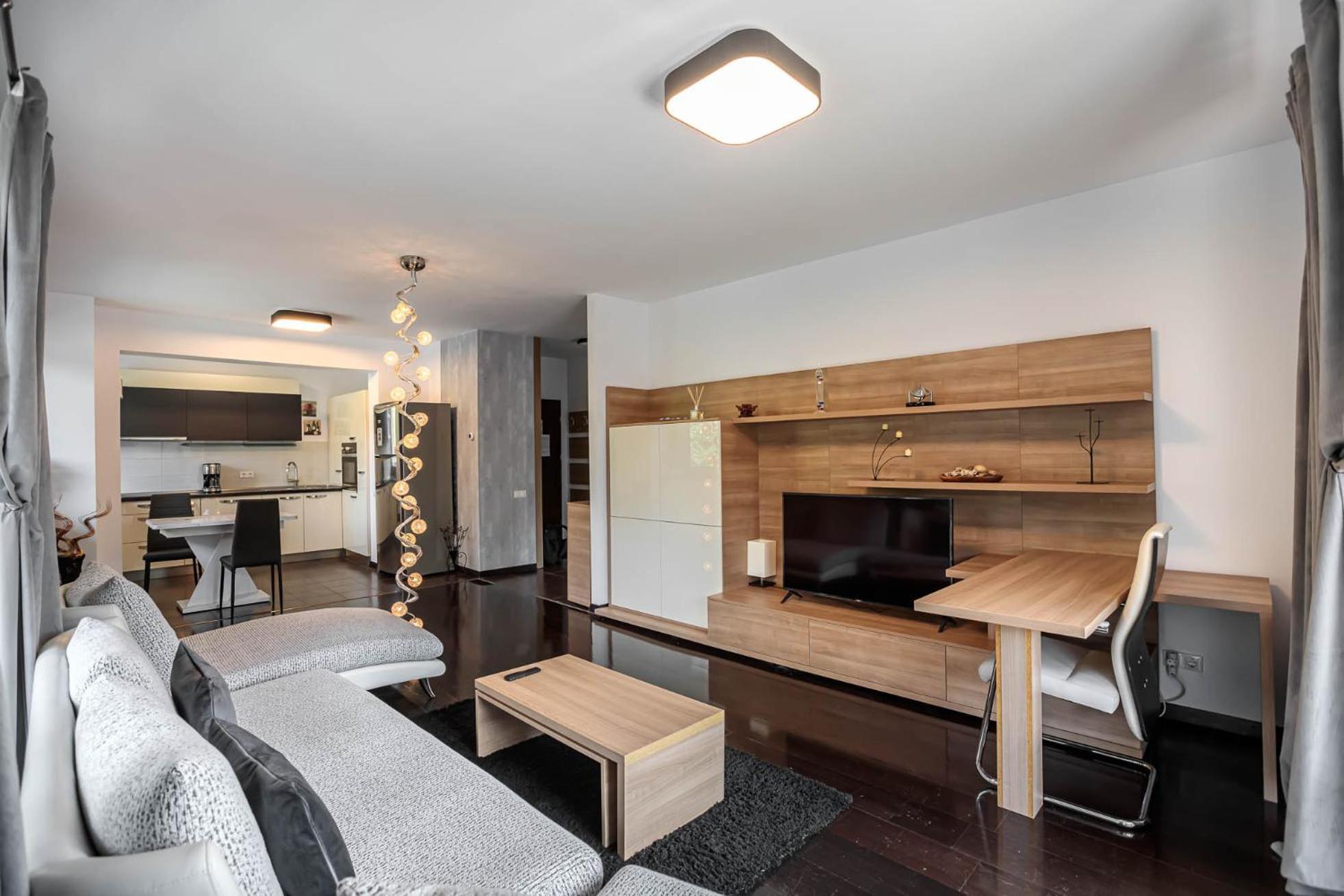 Tampa Gardens Apartments - Adults Only Brasov Luaran gambar